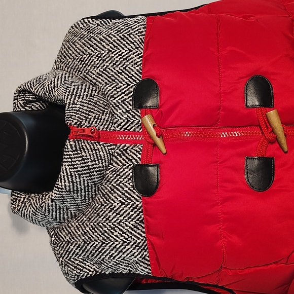Women's red puffer vest by 'Ruff Hewn'. Size PXL - Picture 2 of 10